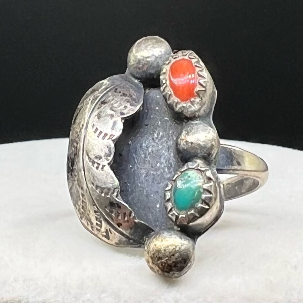 Vintage Silver Ring with Coral and Turquoise Stones